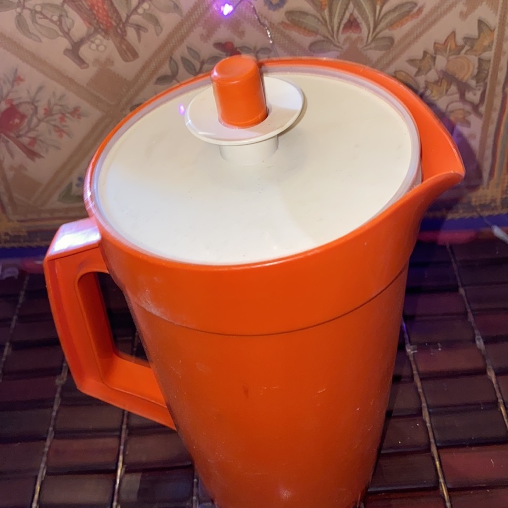 Vintage Tupperware pitcher - Picture 3 of 5